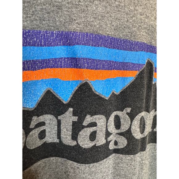Patagonia Long Sleeve Graphic T-Shirt Men’s Size Medium Gray Logo Tee - Picture 5 of 9